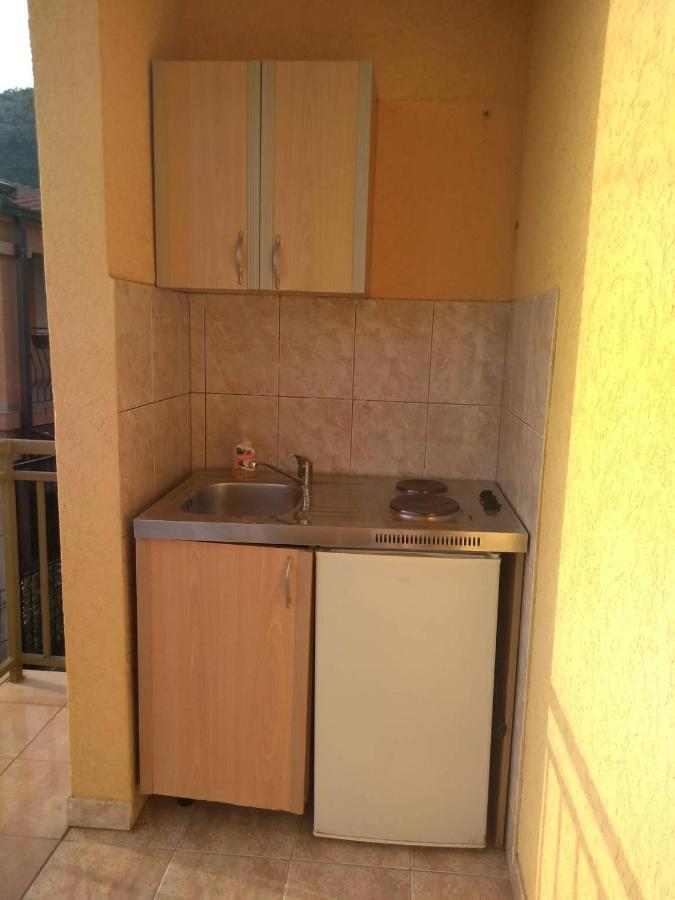 Vito Apartments Sutomore Extérieur photo