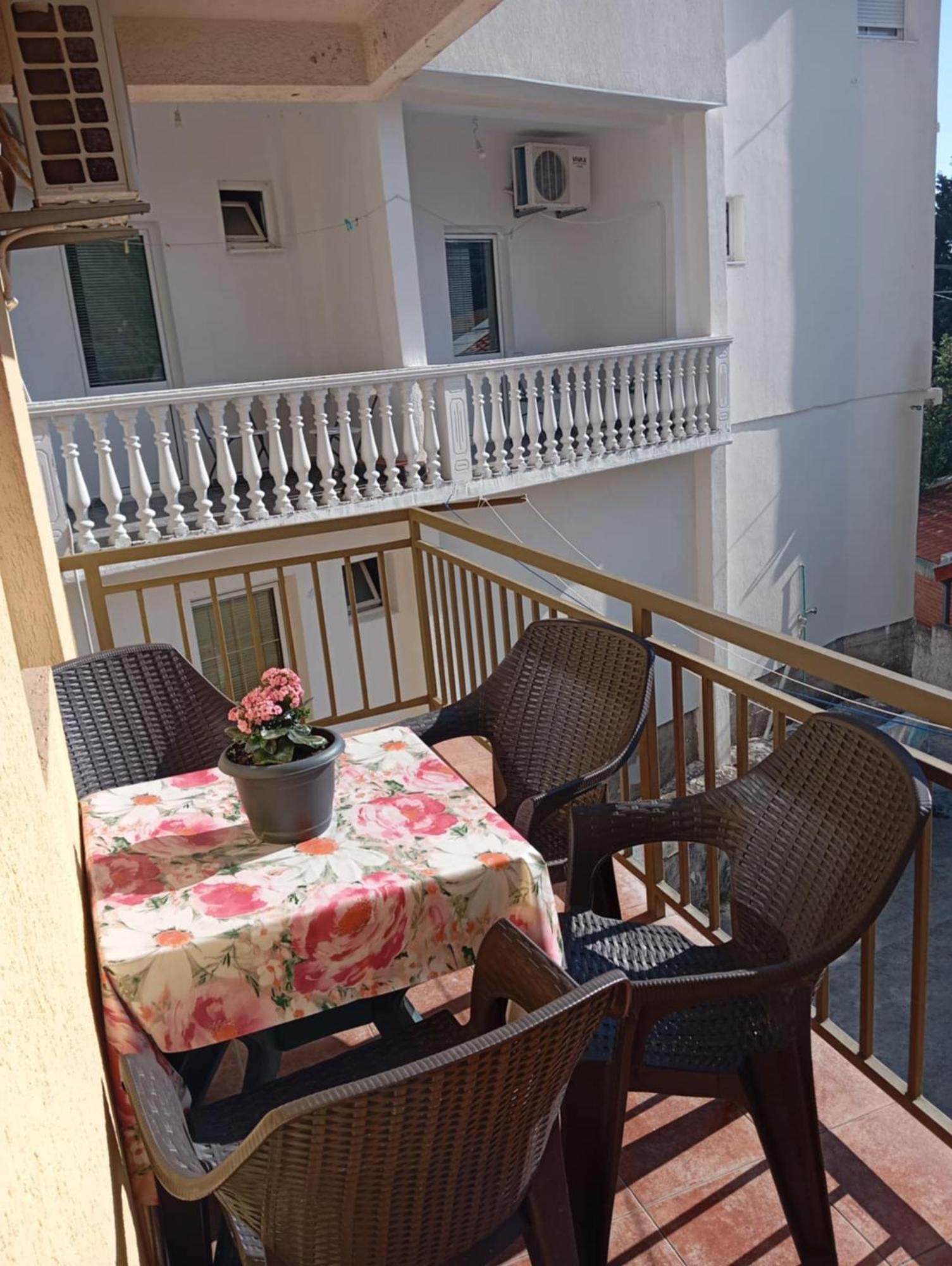 Vito Apartments Sutomore Extérieur photo